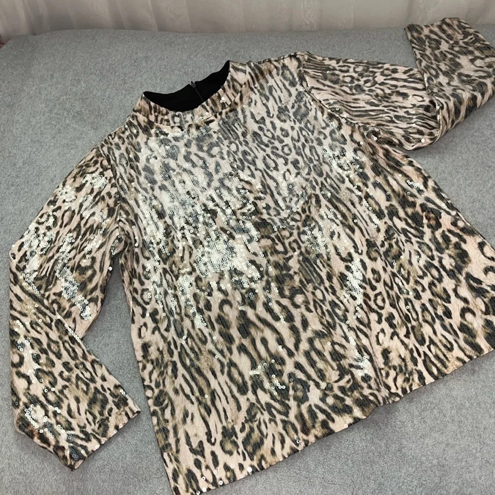 Chicos Print Sequin Top XL Mobwife Party Grunge Mod Longsleeve Animal Whimsy - Picture 3 of 13
